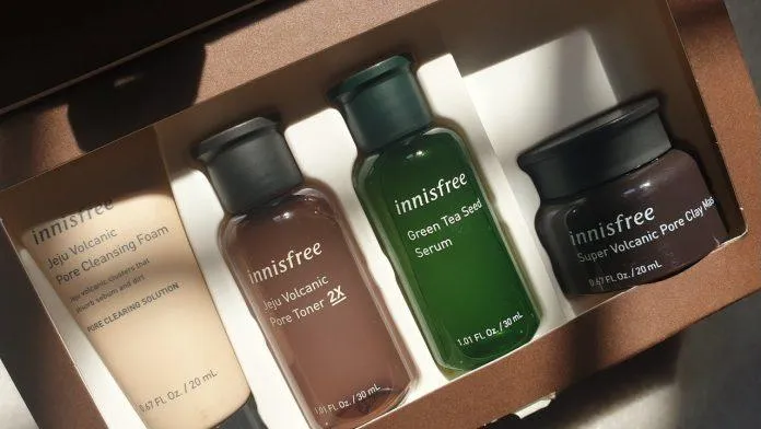 Innisfree Pore Care Set chuyên dành cho da có mụn đầu đen (Nguồn: Internet)