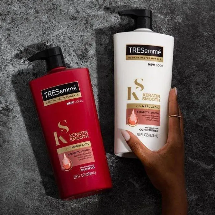 Dầu gội TRESEMME KERATIN SMOOTH với 70% keratin phục hồi tóc hư tổn nhanh chóng (Nguồn: Internet)