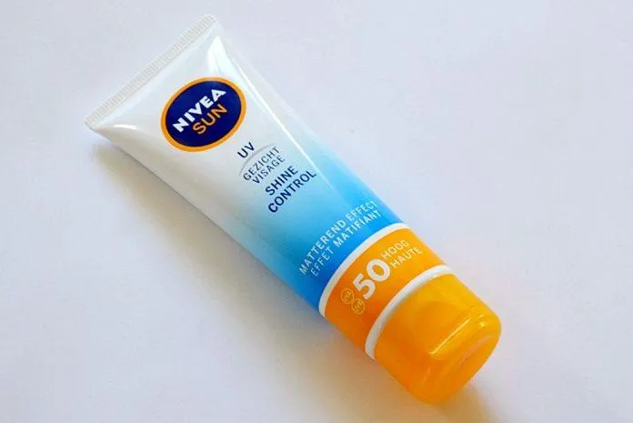 Chỉ với giá 180.000 đồng nhưng kem chống nắng Nivea lại có màng lọc chống nắng siêu đỉnh (Nguồn: Internet).