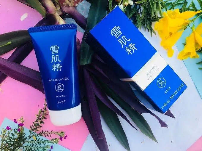 KOSÉ WHITE UV GEL SPF 50+ PA++++ lành tính, an toàn không chứa cồn, nước hoa, chất bảo quản (ảnh: internet).