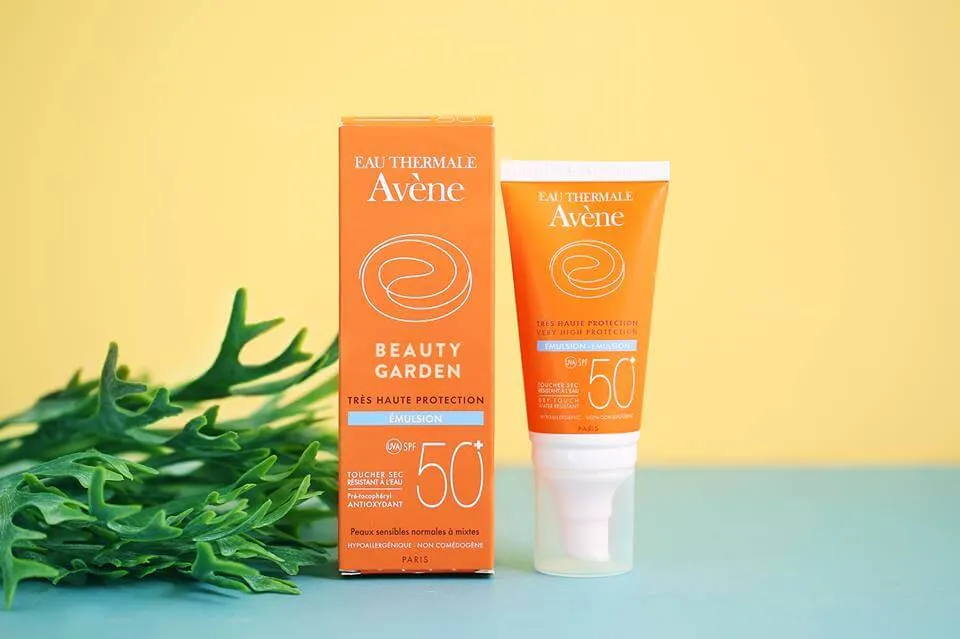 Kem chống nắng Avene Very High Protection Emulsion SPF50 phù hợp cho làn da nhạy cảm. (Ảnh: Internet).