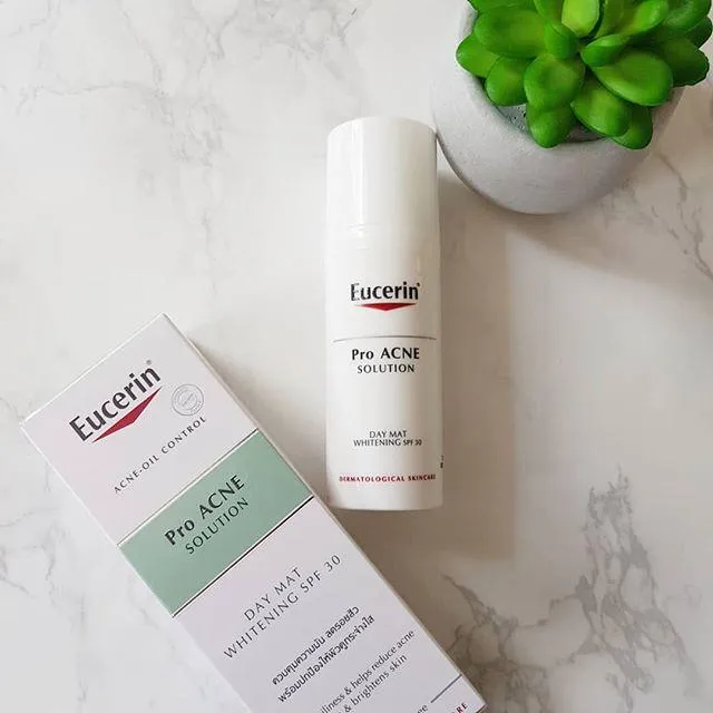 Eucerin A.I MATT Fluid Pro Acne Solution nhờ phân tử Mattifying không gây nhờn bóng hay bít tắt lỗ chân lông (Nguồn: Internet)