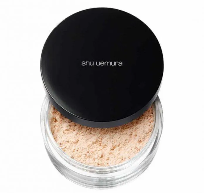 Phấn phủ dạng bột Shu Uemura The Lightbulb Loose Glowing Powder (Ảnh: Internet).