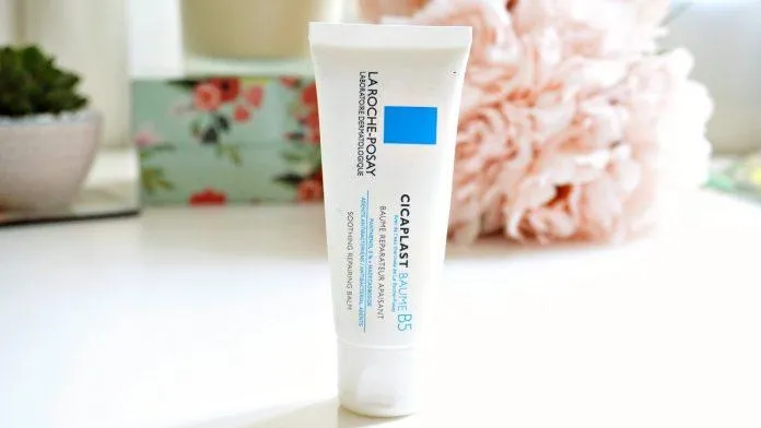 La Roche Posay Cicaplast Baume B5 Soothing Repairing Balm có khả năng làm dịu và phục hồi da sau tổn thương, kích ứng và mụn. (nguồn: Internet)