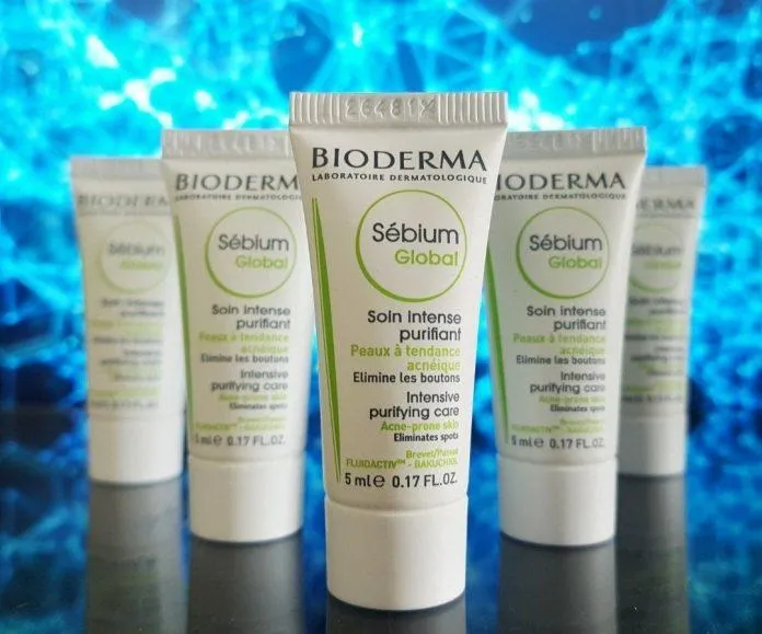 Kem dưỡng giảm mụn Bioderma Sebium Global (Ảnh: Internet).