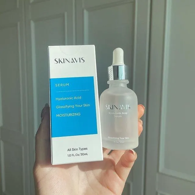 Serum B5 Skinavis Hyaluronic Acid B5 & Niacinamide chứa nhiều dưỡng chất nuôi dưỡng da (nguồn: internet)