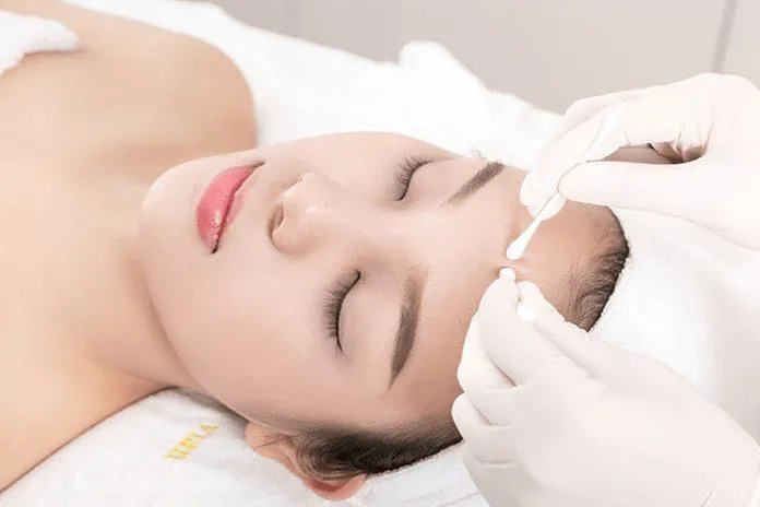 Nặn mụn tại spa là cách an toàn và hiệu quả để cải thiện tình trạng da mặt (ảnh: internet)