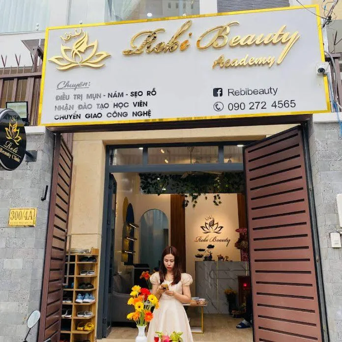 Rebi Beauty Academy được thết kế hiện đại và sang trọng (ảnh: internet)