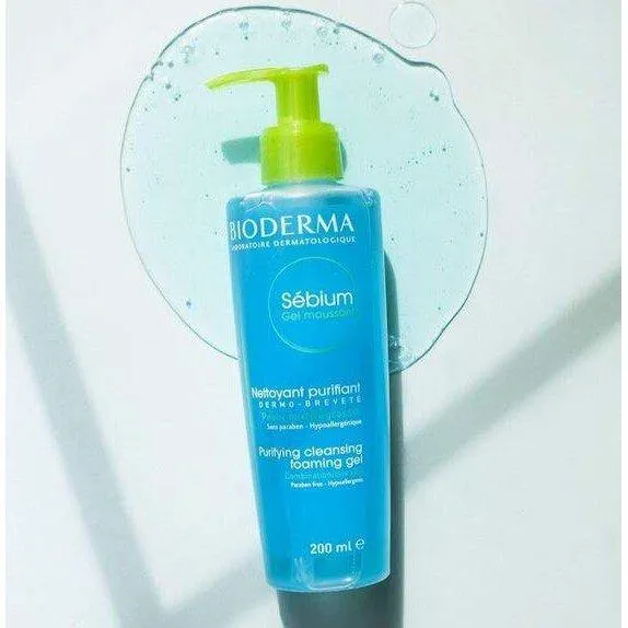 Sữa rửa mặt Bioderma Gel Moussant màu xanh – da dầu mụn (nguồn: Internet)