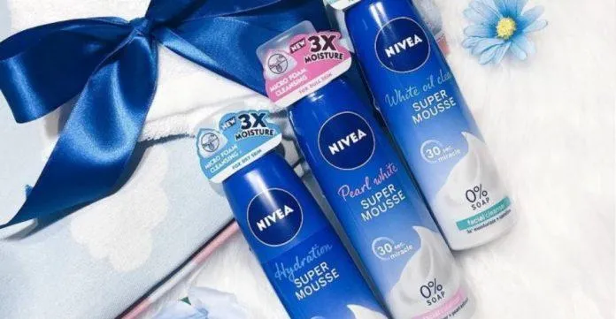 Sữa rửa mặt Nivea White Oil Clear Super Mousse tạo bọt giúp sạch sâu (nguồn: Internet)