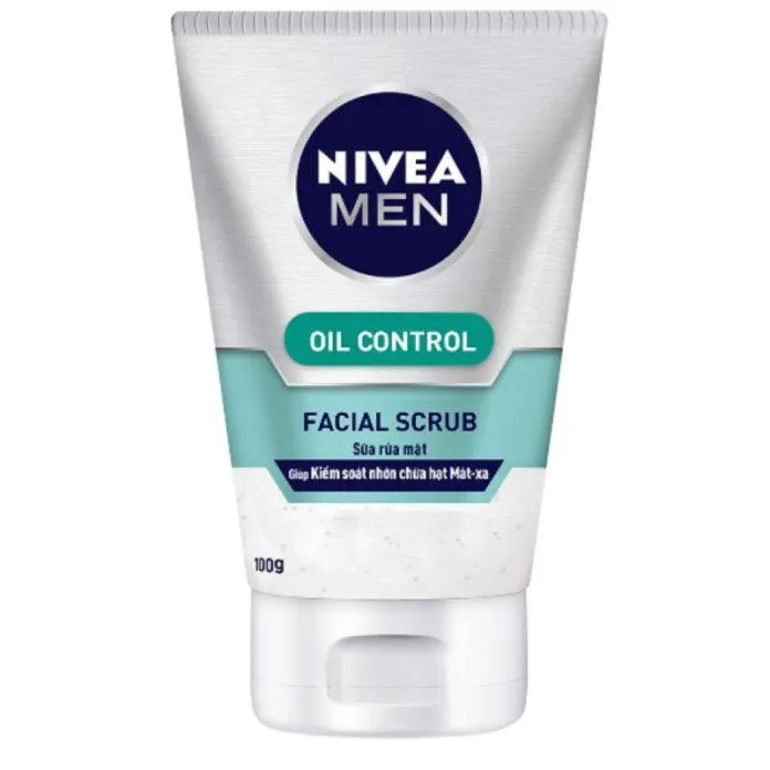 Nivea Men Oil Control Facial Scrub là dòng sữa rửa mặt kiểm soát dầu nhờn với giá thành phù hợp với mọi người. (Nguồn internet)