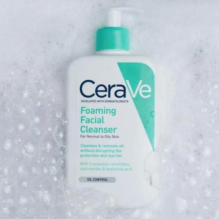 Sữa rửa mặt CeraVe Foaming Facial Cleanser giúp hỗ trợ quá trình trị mụn (Nguồn: Internet)