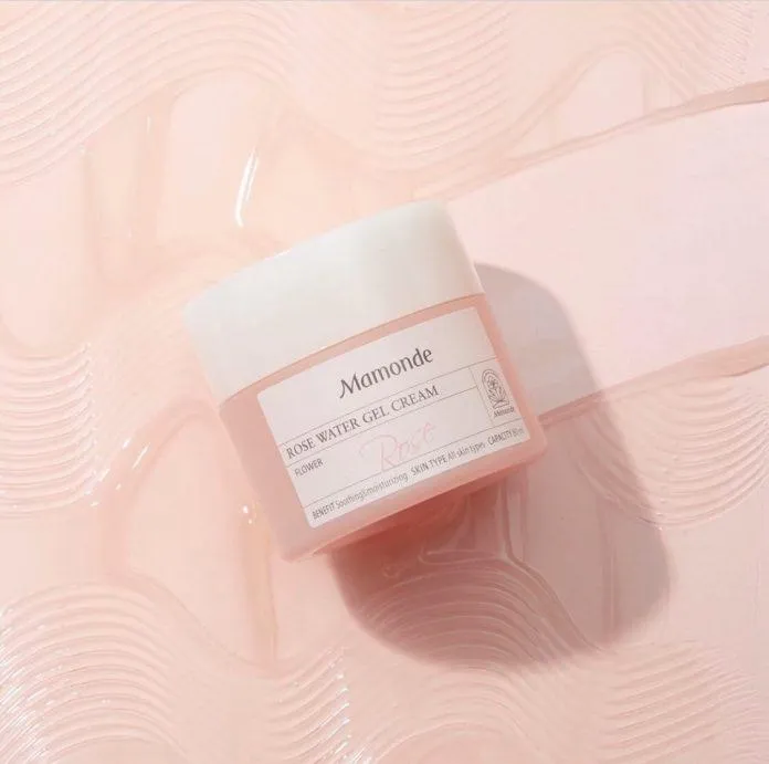 Mamonde Rose Water Gel Cream với thiết kế tone hồng siêu xinh chinh phục các cô nàng từ lần đầu (Nguồn: internet)