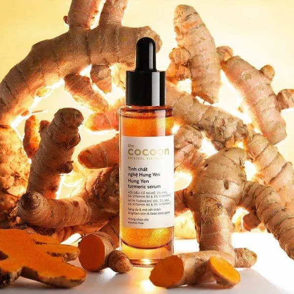 Tinh chất Cocoon Turmeric Serum được chiết xuất từ củ nghệ Hưng Yên giàu chất chống oxy hóa ( Nguồn: internet)