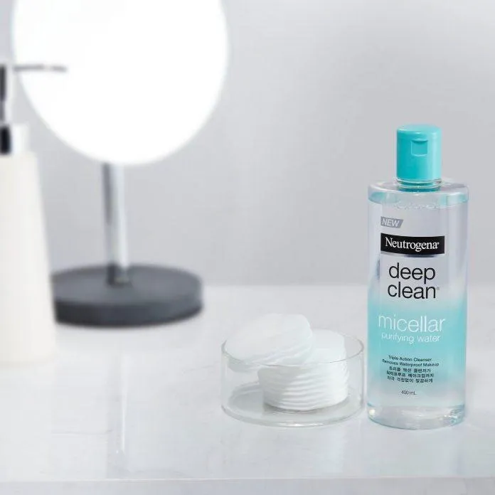 Neutrogena Deep Clean Purifying Water Micellar với nhiều chiết xuất thiên nhiên (Nguồn: Internet)