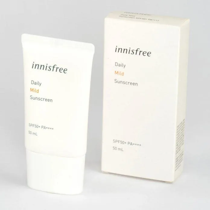 Kem chống nắng hóa học Innisfree Daily Mild Sunscreen có chiết xuất từ thiên nhiên, cấp ẩm cho da mềm mịn (Nguồn: Internet)