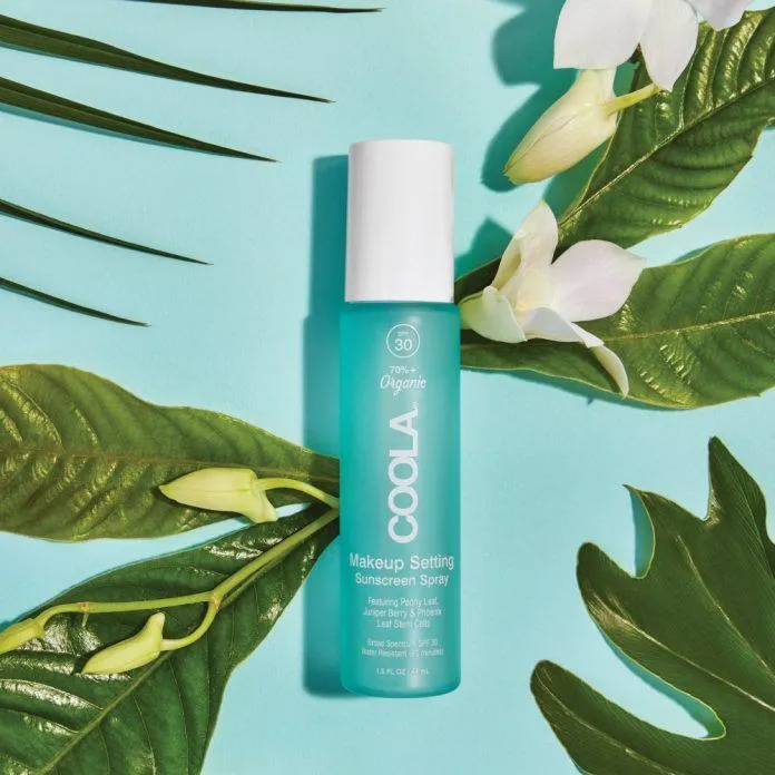 Xịt khoáng chống nắng COOLA Makeup Setting Spray Organic Sunscreen SPF30 [Nguồn: Internet].