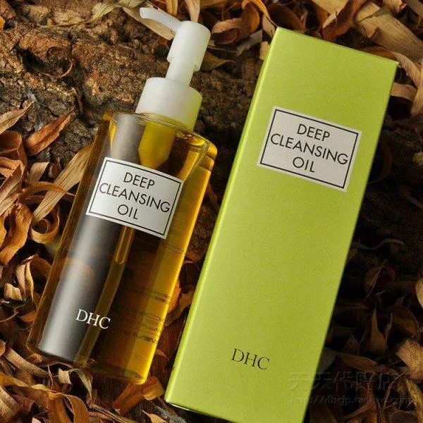 Dầu tẩy trang DHC Deep Cleansing Oil. (Nguồn: Internet).