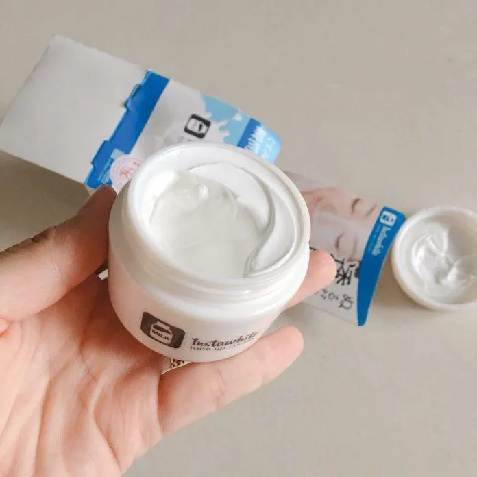 Kem dưỡng và nâng tông da Meishoku Instawhite Tone Up Cream. (Nguồn ảnh: Internet)