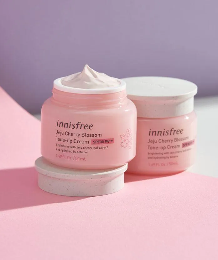 Kem dưỡng nâng tông chống nắng Innisfree Jeju Cherry Blossom Tone up Cream SPF30 PA++. (Nguồn ảnh: Internet)